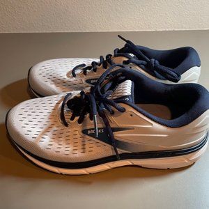 Brooks Dyad 11 Men's Athletic Running Shoe Sz 9 NWOT